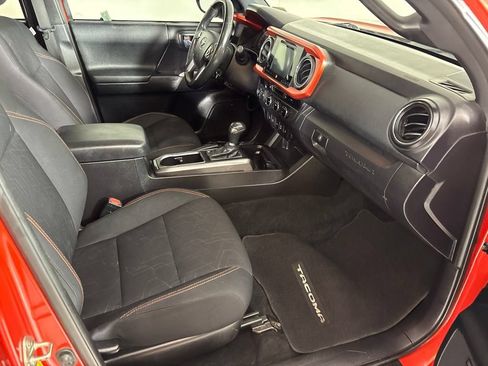 Used 2016 Toyota Tacoma TRD Sport AWD/4WD image 20