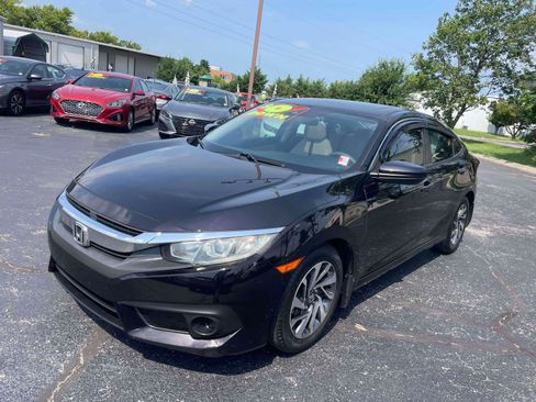 Used 2018 Honda Civic EX image 3