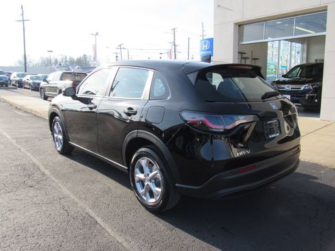 Used 2024 Honda HR-V LX image 3