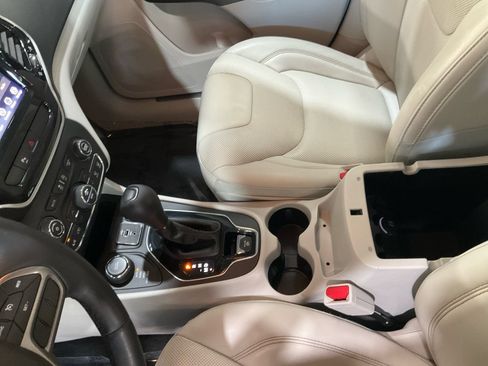 Used 2019 Jeep Cherokee Limited AWD/4WD image 23