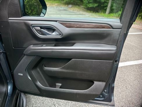 Used 2021 Chevrolet Suburban LT image 20