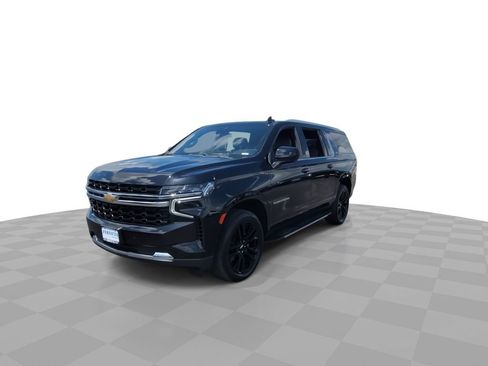 Used 2023 Chevrolet Suburban LS w/ Driver Alert Package RWD image 3