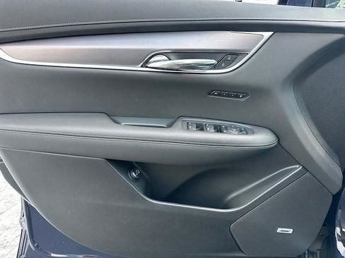 New 2025 Cadillac XT6 Luxury image 12