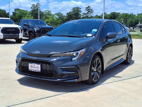 Certified 2026 Toyota Corolla SE FWD image 4