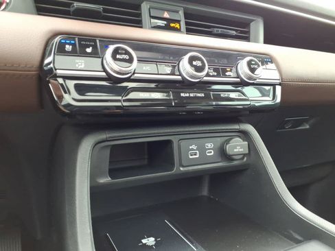 Used 2023 Honda Pilot Elite image 22