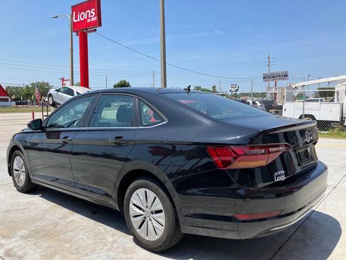 Used 2019 Volkswagen Jetta S image 9