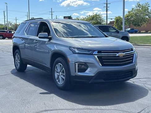 Certified 2023 Chevrolet Traverse LT FWD image 2