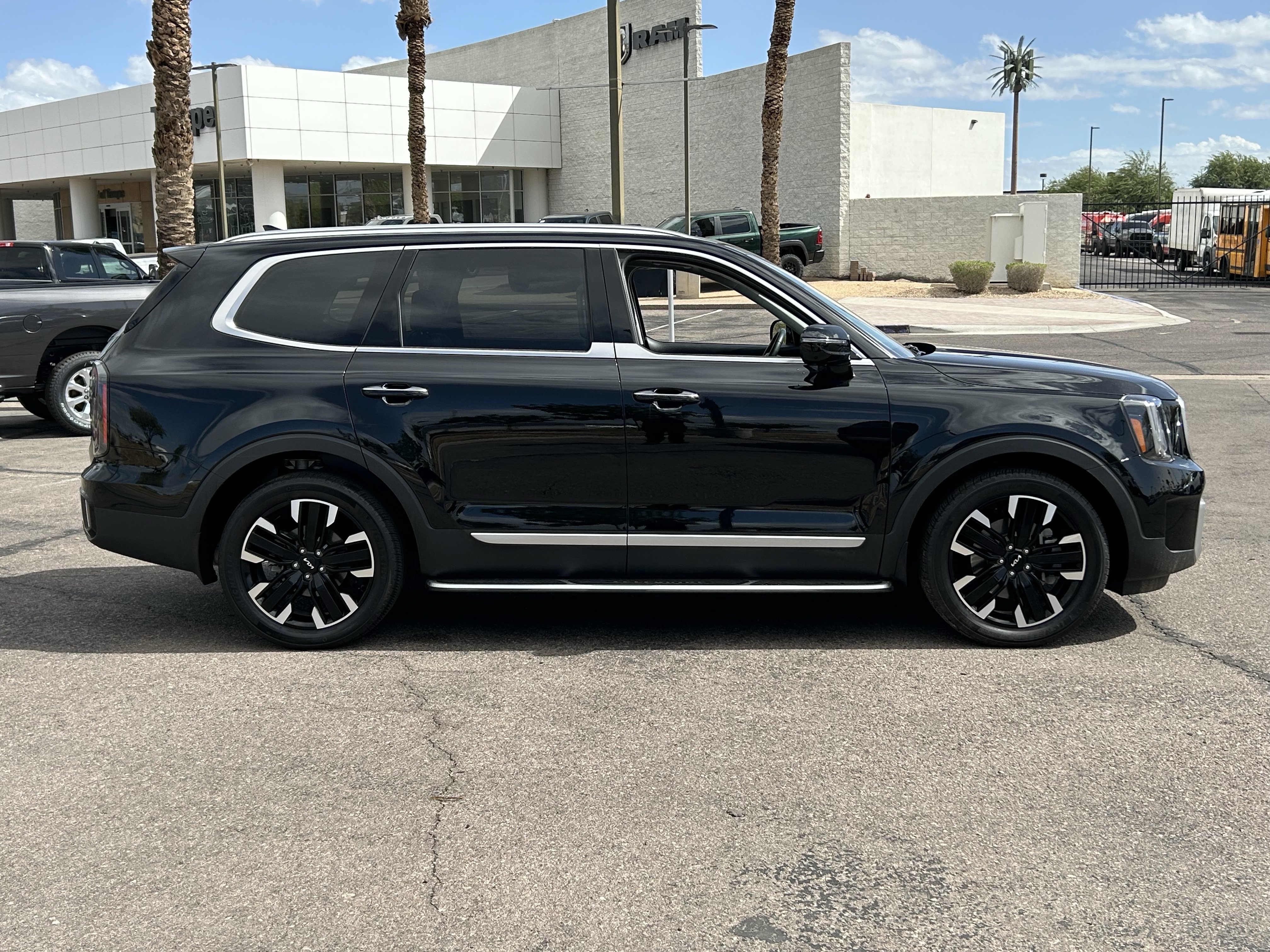 Certified 2023 Kia Telluride SX Prestige AWD/4WD image 6