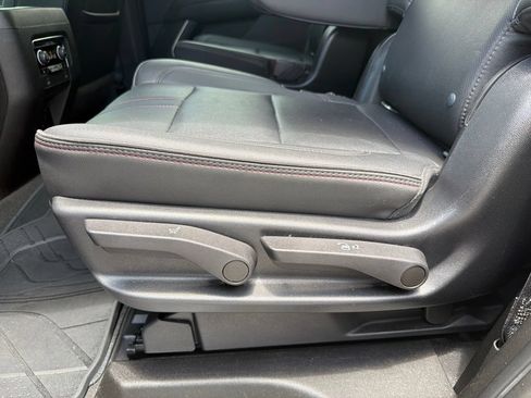Used 2022 Chevrolet Tahoe RST w/ Luxury Package RWD image 11