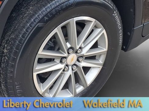 Used 2023 Chevrolet Traverse LT AWD/4WD image 10
