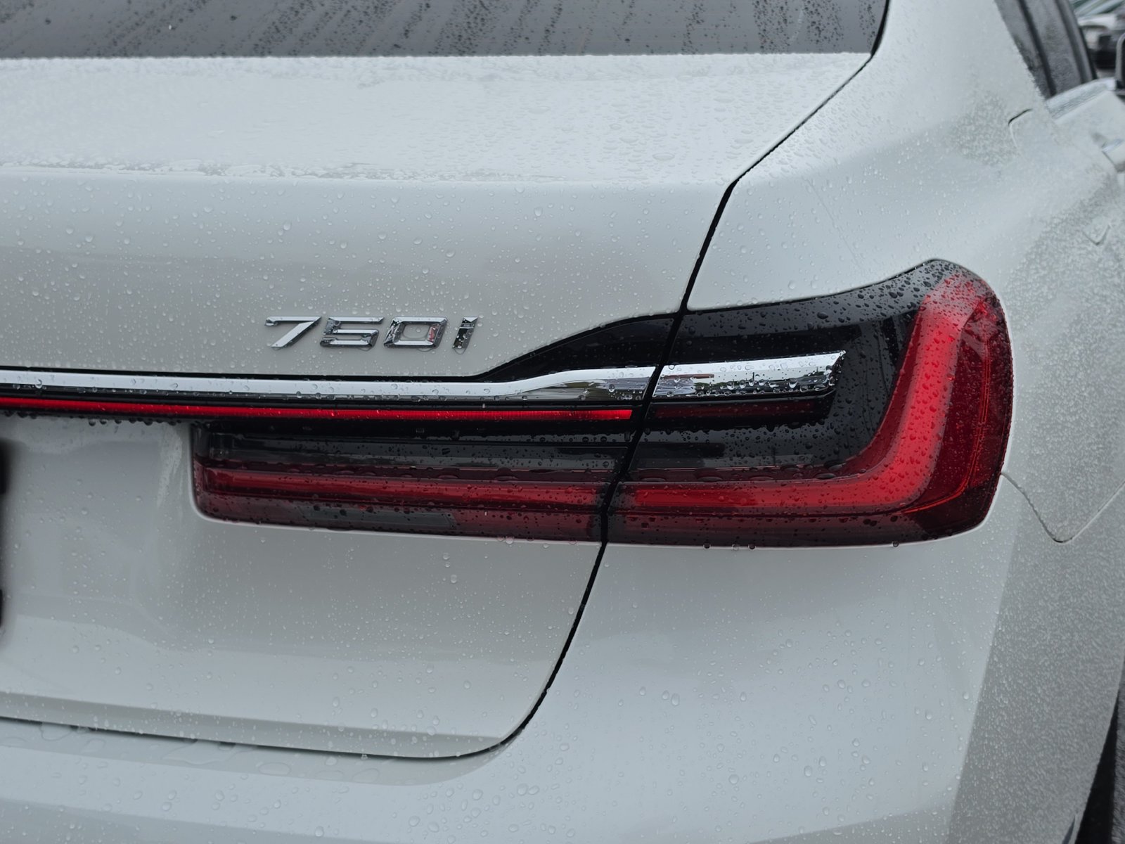 Used 2021 BMW 750i xDrive AWD/4WD image 6