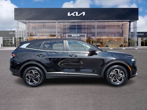 Used 2023 Kia Sportage LX image 7