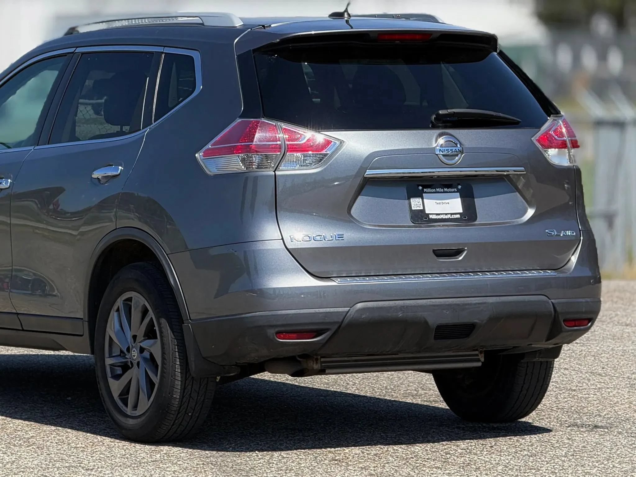 Used 2016 Nissan Rogue SL w/ SL Premium Package AWD/4WD image 16