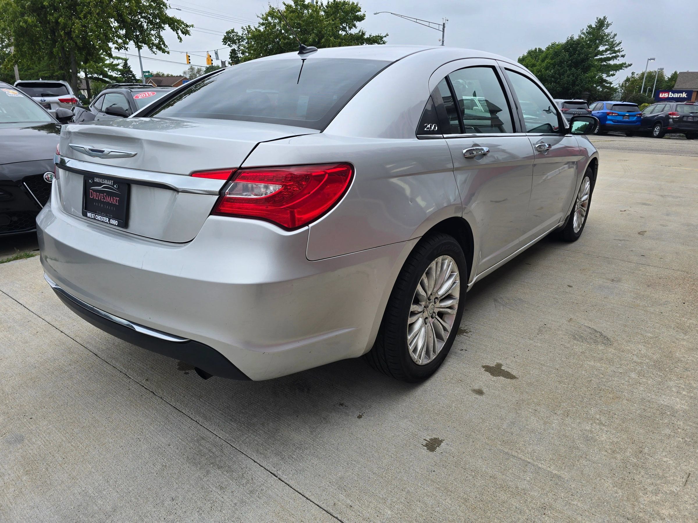 Used 2011 Chrysler 200 Limited FWD image 5