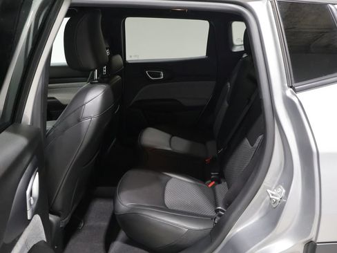 Certified 2023 Jeep Compass Latitude w/ Convenience Group AWD/4WD image 19