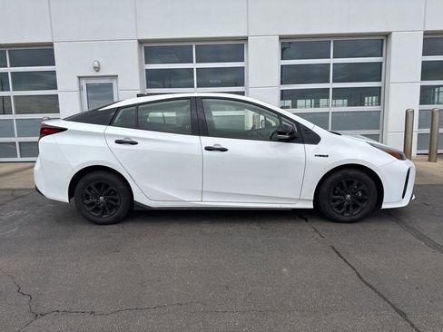 Used 2022 Toyota Prius Nightshade image 3