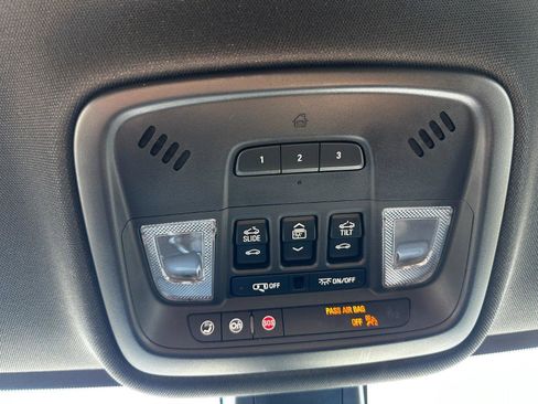 Used 2022 Chevrolet Traverse Premier w/ Redline Edition image 20