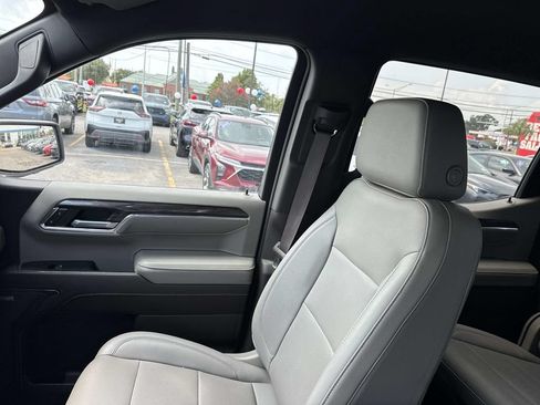 Used 2022 Chevrolet Silverado 1500 LTZ RWD image 16