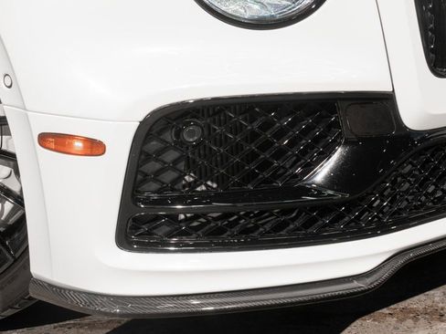 Used 2023 Bentley Flying Spur V8 image 38