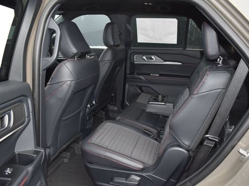 New 2026 Ford Explorer ST-Line w/ ST-Line Street Pack AWD/4WD image 11