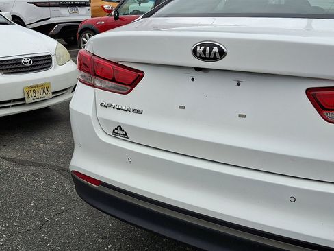 Used 2016 Kia Optima LX w/ LX Convenience Package image 14