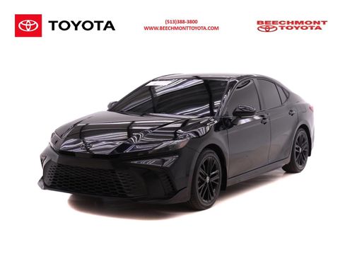 Certified 2025 Toyota Camry SE image 1