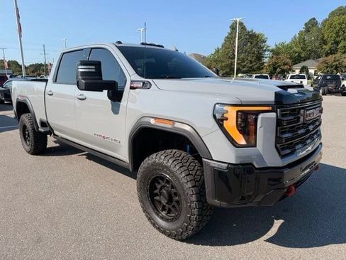 Used 2025 GMC Sierra 2500 AT4X AWD/4WD image 7