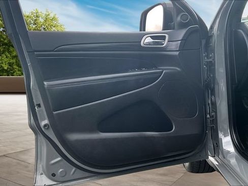 Used 2020 Jeep Grand Cherokee Altitude AWD/4WD image 20