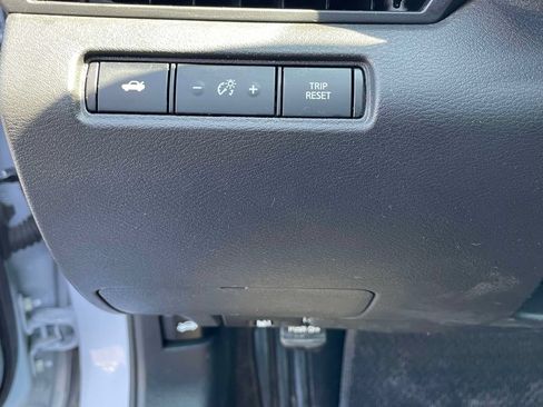 Used 2024 Nissan Altima 2.5 SR FWD image 19