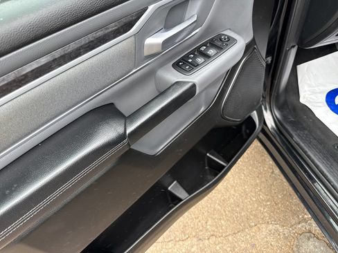 Used 2022 RAM 1500 Big Horn AWD/4WD image 11