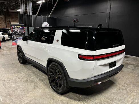 Used 2024 Rivian R1S Adventure AWD/4WD image 7