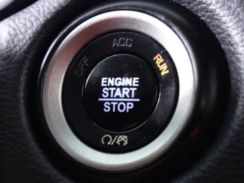 Used 2019 Dodge Durango R/T w/ Technology Group AWD/4WD image 28