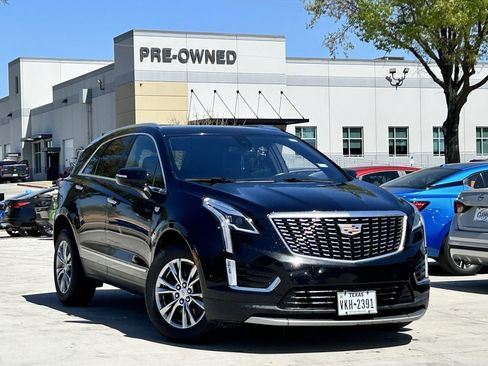 Used 2021 Cadillac XT5 Premium Luxury FWD image 2
