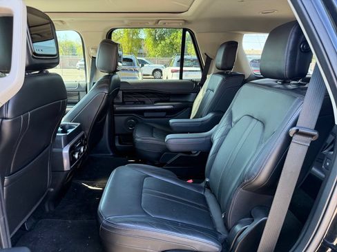 Used 2018 Ford Expedition Platinum AWD/4WD image 10