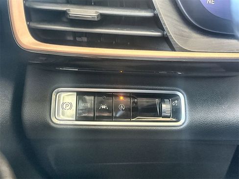 Certified 2025 Buick Envision Sport Touring image 17