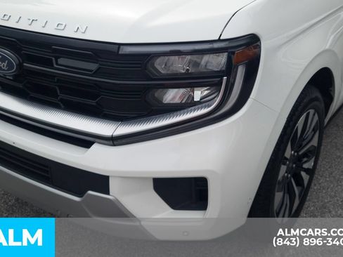Used 2025 Ford Expedition Platinum w/ Driver's Package AWD/4WD image 12