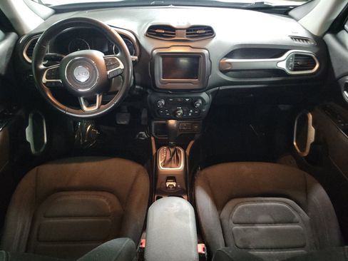 Used 2018 Jeep Renegade Latitude image 13