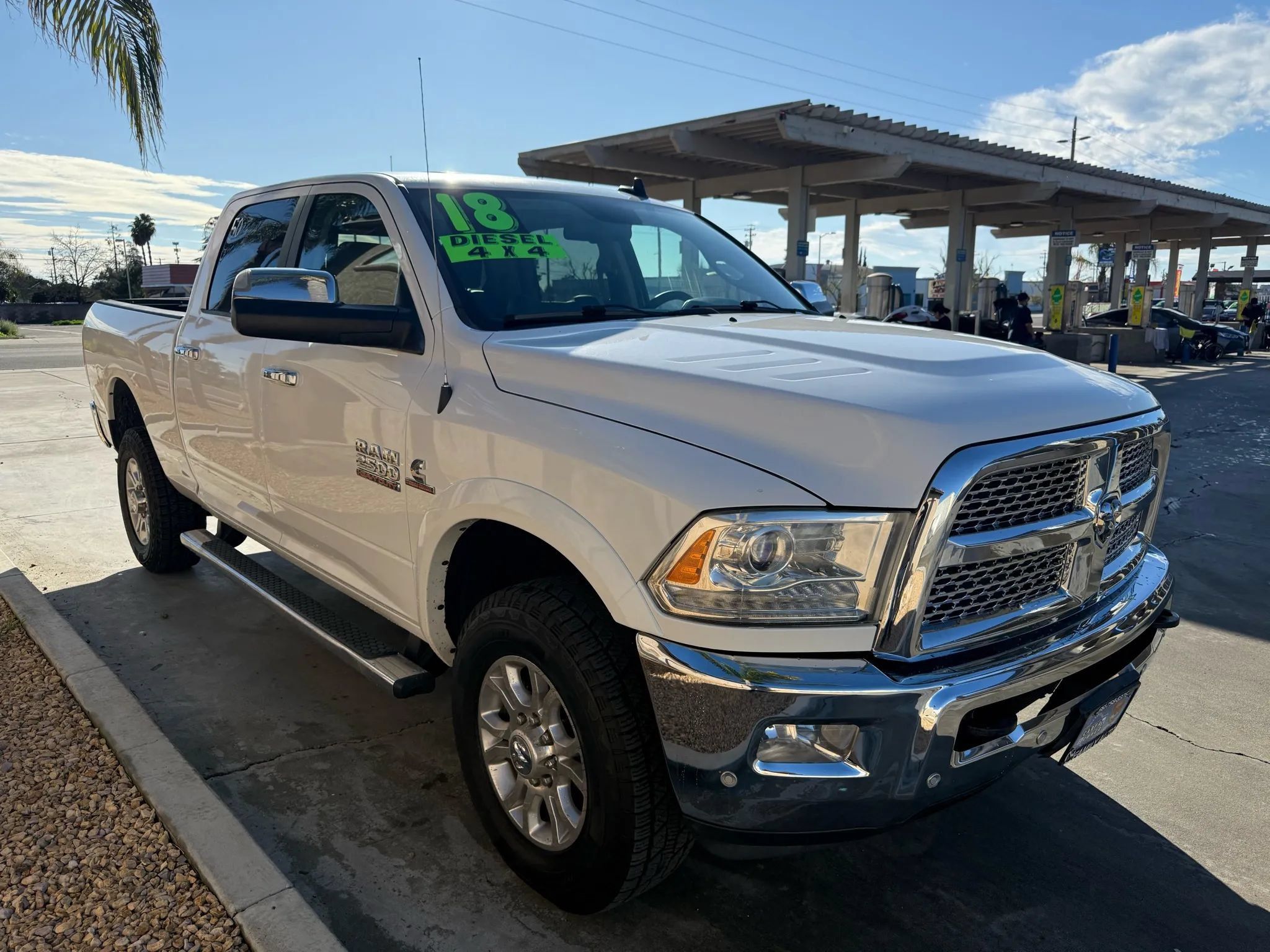 Used 2018 RAM 2500 Laramie AWD/4WD image 3