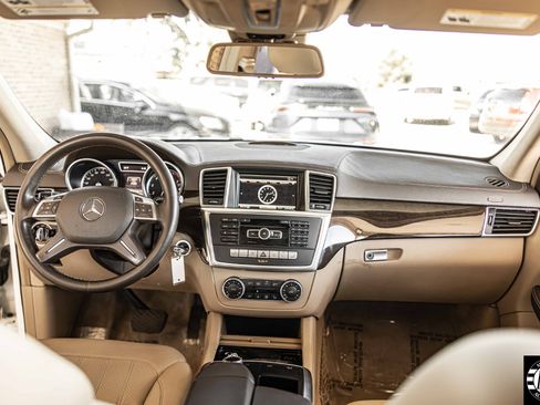 Used 2016 Mercedes-Benz GL 450 4MATIC w/ Premium I Package image 37