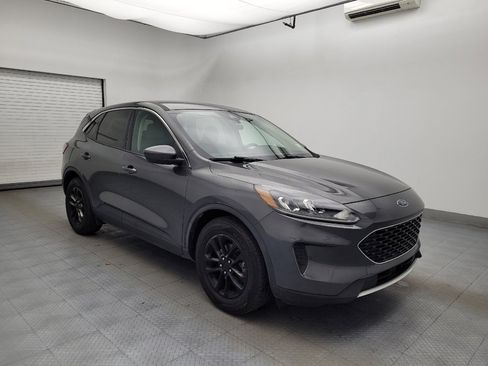 Used 2020 Ford Escape SE image 13