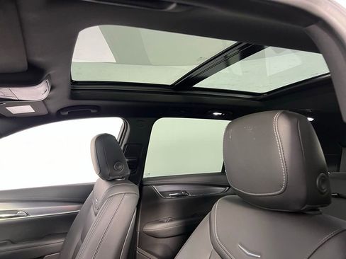 Used 2024 Cadillac XT6 Luxury w/ LPO, Floor Liner Package image 24