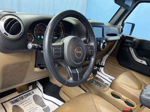 Certified 2015 Jeep Wrangler Unlimited Sahara w/ Dual Top Group image 10