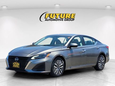 Certified 2023 Nissan Altima 2.5 SV FWD image 5