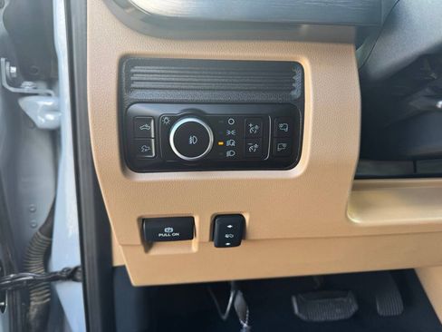 Used 2025 Ford F350 Lariat AWD/4WD image 16