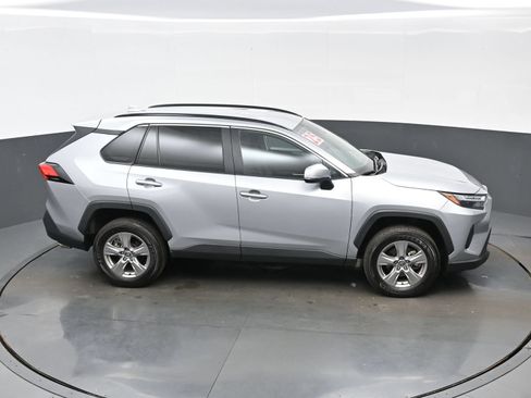 Used 2025 Toyota RAV4 XLE AWD/4WD image 41