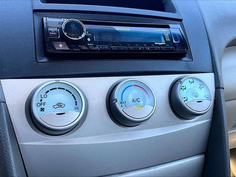 Used 2009 Toyota Camry LE image 34