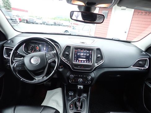 Used 2020 Jeep Cherokee Trailhawk w/ Cold Weather Group AWD/4WD image 10