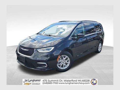 Used 2022 Chrysler Pacifica Touring-L FWD image 1