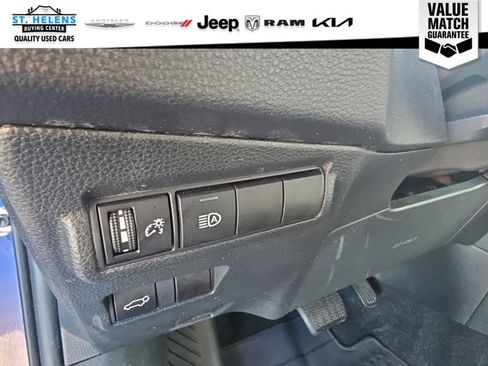 Used 2022 Toyota Corolla Cross XLE w/ Convenience Package AWD/4WD image 26