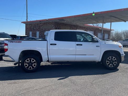 Used 2015 Toyota Tundra SR5 w/ TRD Off Road Package AWD/4WD image 4